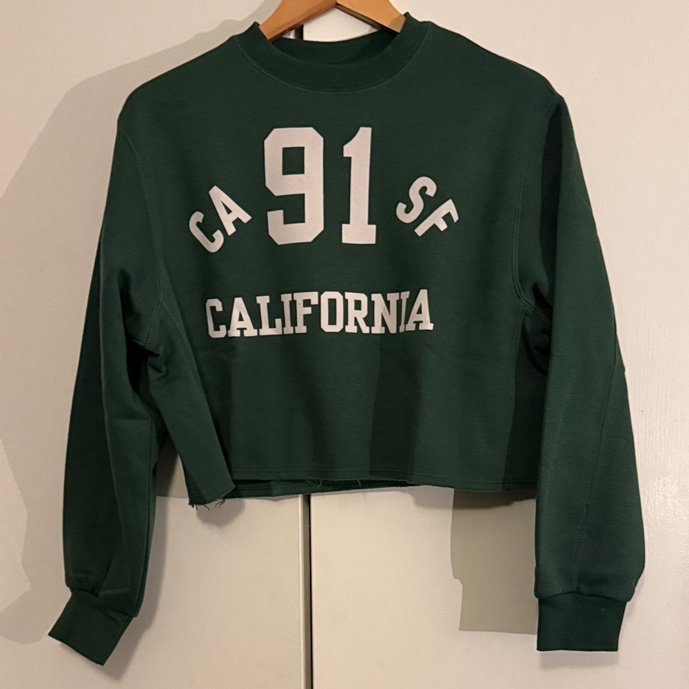 Pull & Bear California Graphic Crop Sweatshirt size small
